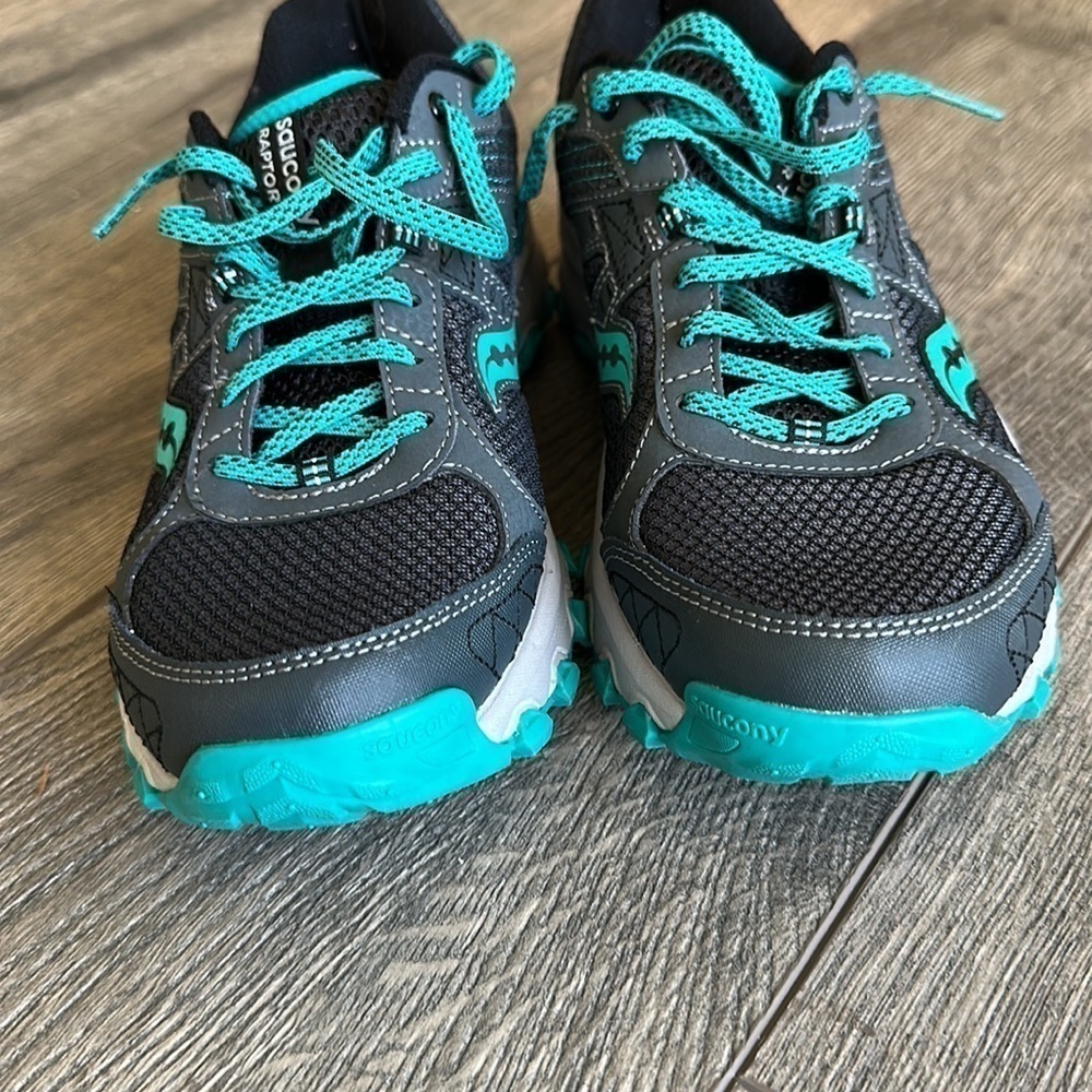 Saucony shoes size 8 1/2 like new black tail running athletic - Picture 8 of 9